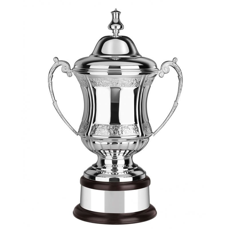 1575in Handchased Silver Trophy Cup L556 With Lid Plinth And Plinthband